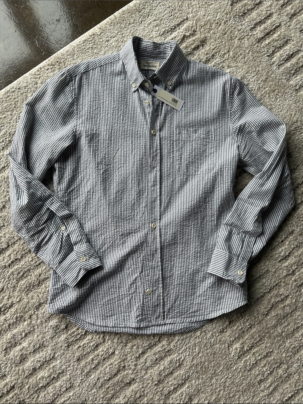 Taylor Stitch Men's Navy and White Seersucker Button-Down Shirt